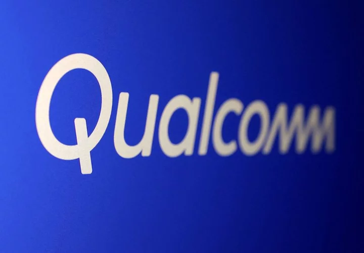 Qualcomm to supply BMW and Mercedes with chips for displays, voice features