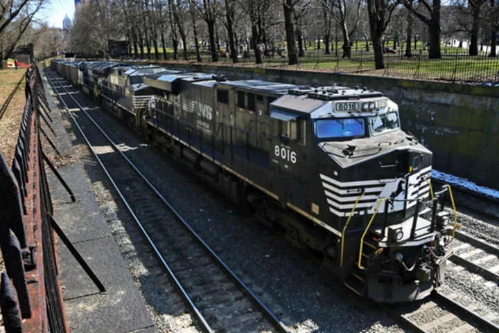 Norfolk Southern is first railroad to give all workers sick time but all see progress in labor talks