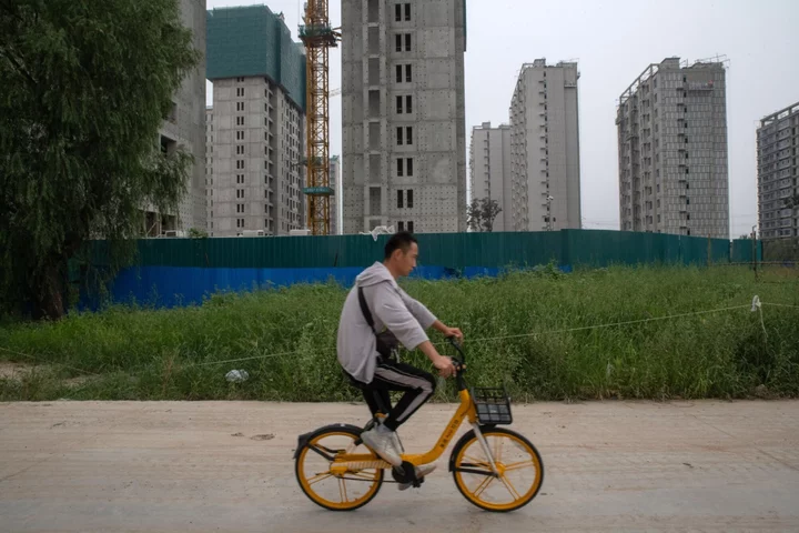 China Property Stocks Slide to Lowest Since 2011 as Rout Extends