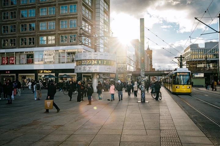 German Retailers See Bleak Outlook for 2023 Christmas Sales