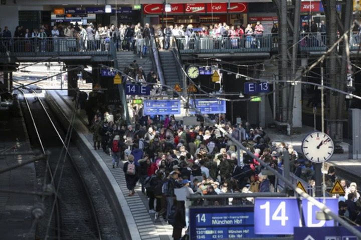 German rail union threatens open-ended strikes over pay dispute