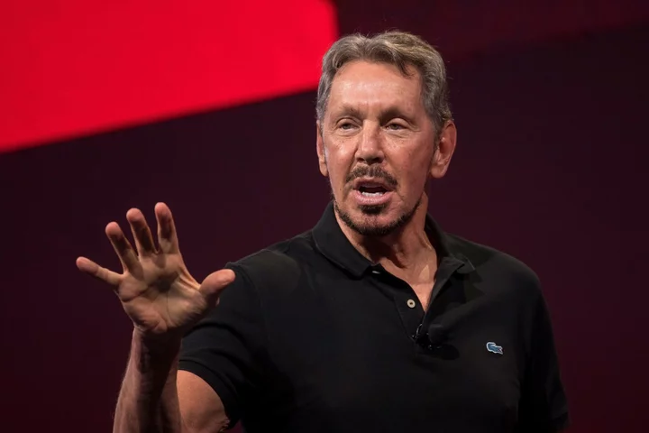 Larry Ellison Scores $482 Million Gain by Cashing in Expiring Options