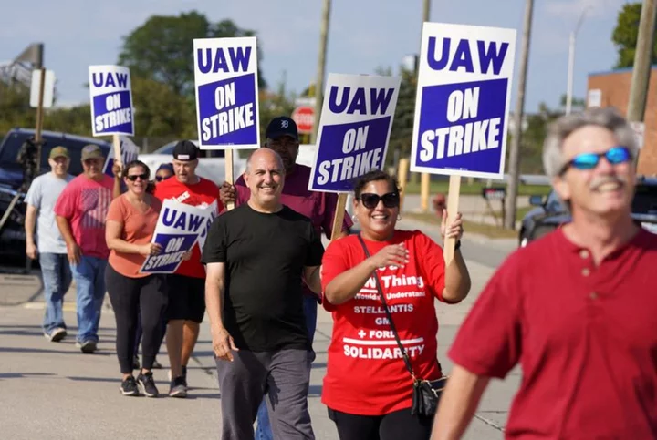 Factbox-Top issues in Detroit Three's negotiations with UAW