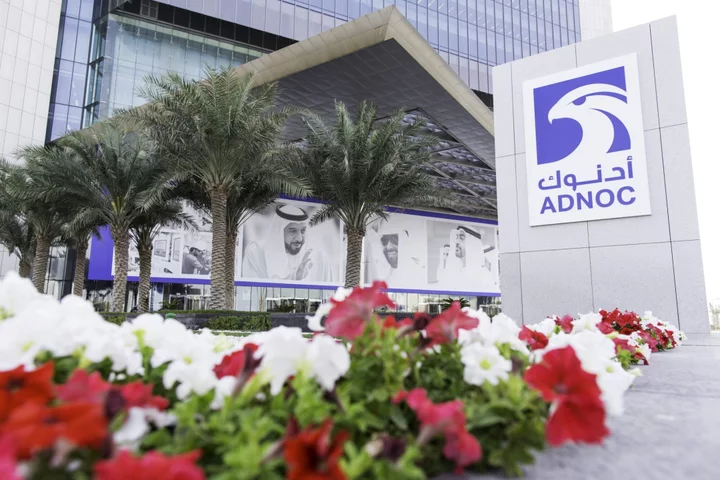 BlackRock, KKR Near Sale of Adnoc Oil Pipeline Stake to ADQ