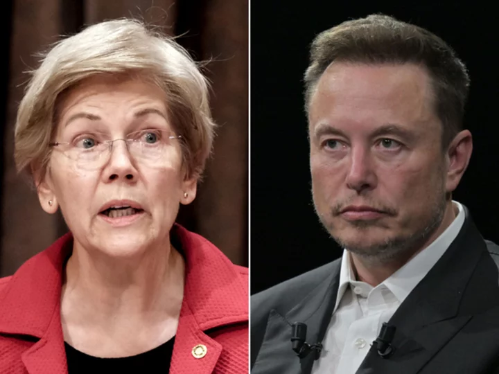 Elizabeth Warren asks SEC to investigate Tesla