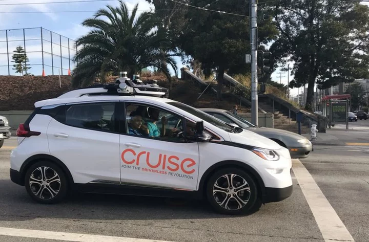 US agency probes pedestrian risks at GM's self-driving unit Cruise