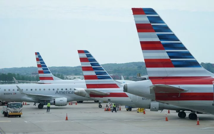 Exclusive-American Airlines pilot deal in 'jeopardy' after United's contract agreement -union memo