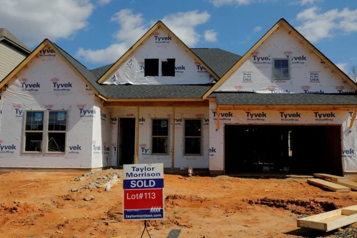 US construction spending surges in April