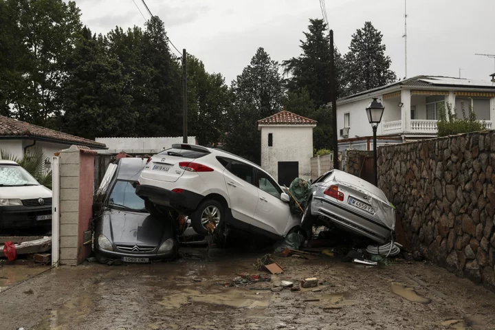 London and Paris Face Heat Waves as Greece Braces for Floods