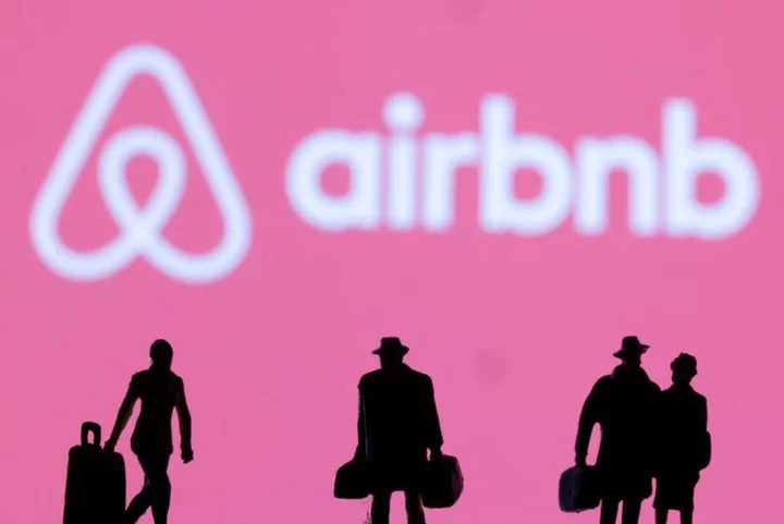 Airbnb tumbles as forecast hints at easing U.S. travel demand