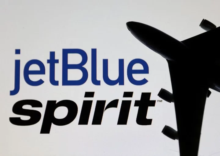 US senator wants JetBlue CEO to answer if Spirit deal will hike air fares