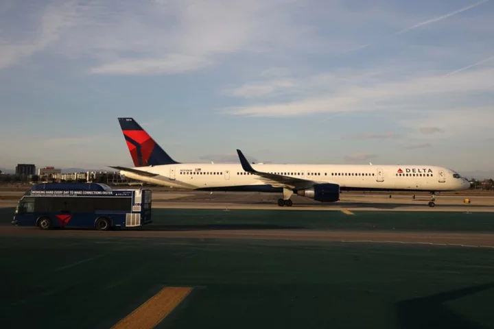 US investigating why Delta passengers remained on plane in extreme heat -Buttigieg