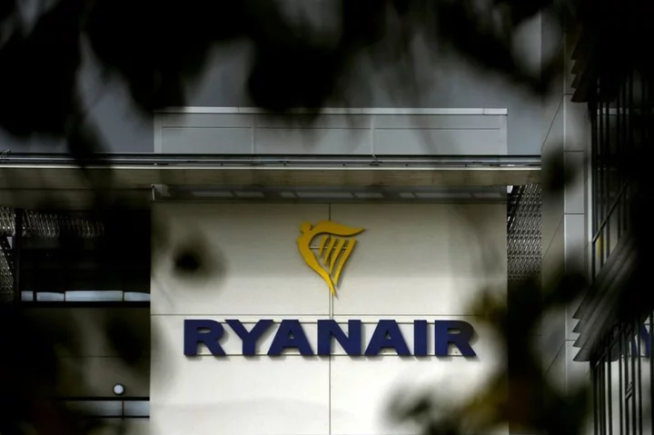 Ryanair urges EU Commission to protect overflights from strikes