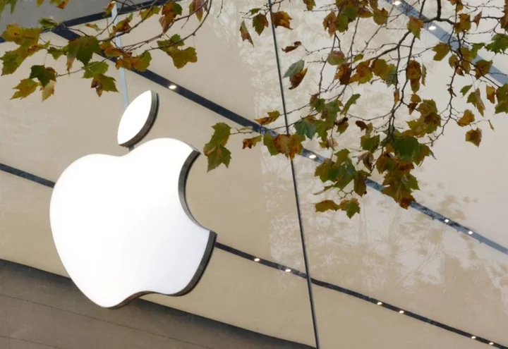 Apple to open first online shop in Vietnam in a push to emerging market