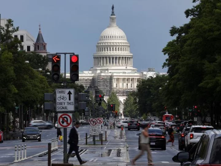 US debt rises to $33 trillion as government shutdown looms