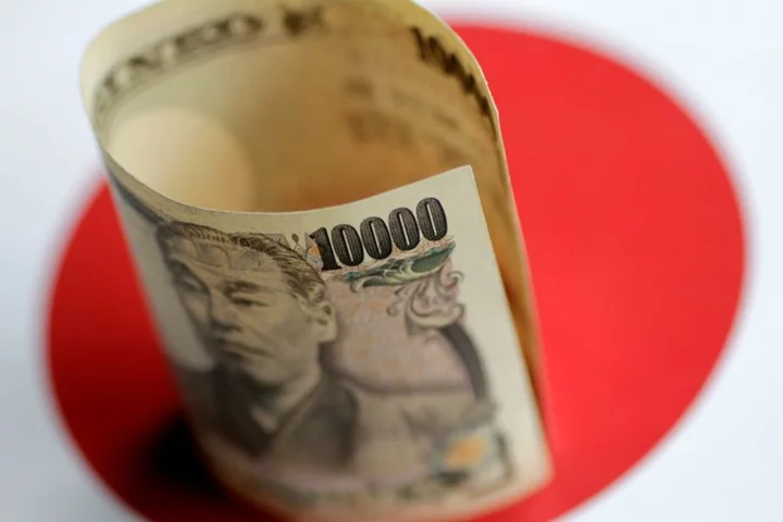 Yen teetering near multi-decade lows keeps markets on intervention watch