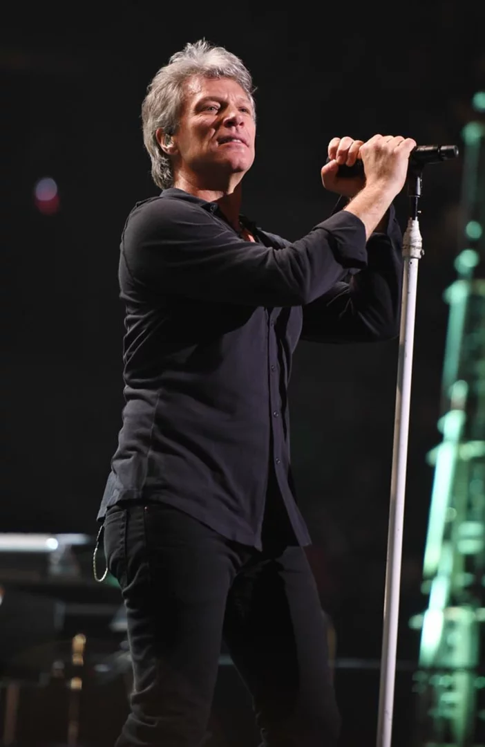 Bon Jovi to release original Christmas song