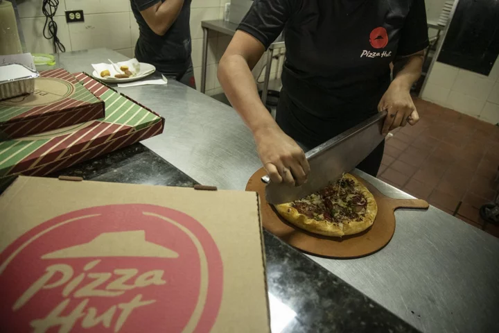 Pizza Hut Australia Purchased by US Restaurant Group Flynn