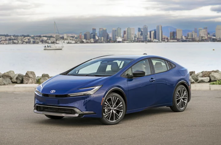 Edmunds: Suffering from gasoline price anxiety? These are the Top 5 hybrids of 2023