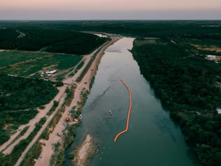 Texas troopers told to push back migrants into Rio Grande River and ordered not to give water amid soaring temperatures, report says