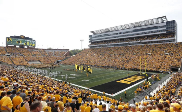 Iowa, Iowa St announce investigations into athlete gambling