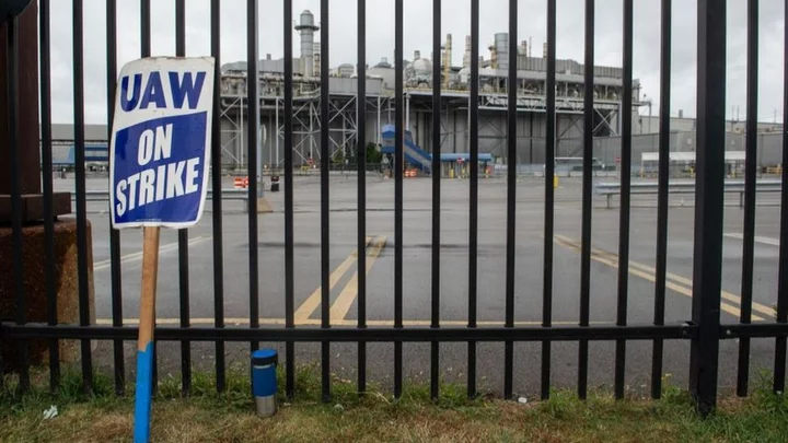 UAW strike: Car workers escalate action, clouding US economy