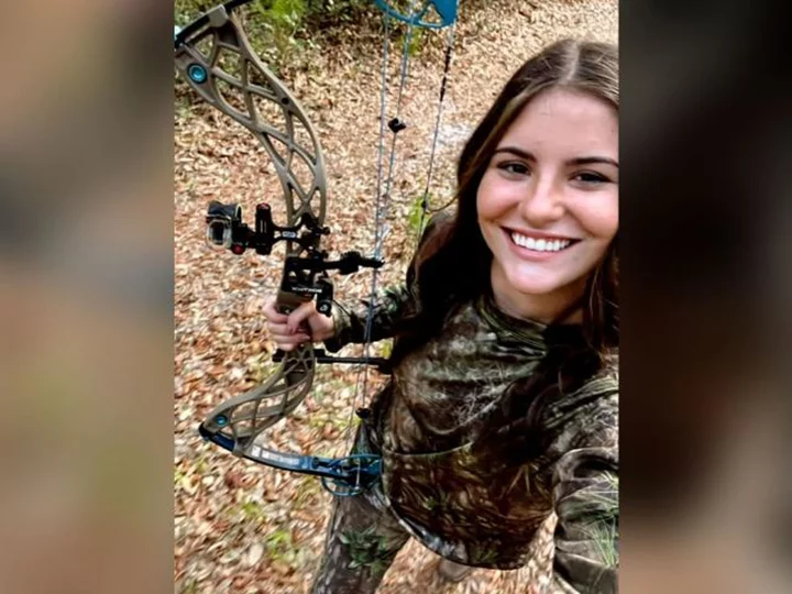 Teen killed by lightning strike while hunting with her father