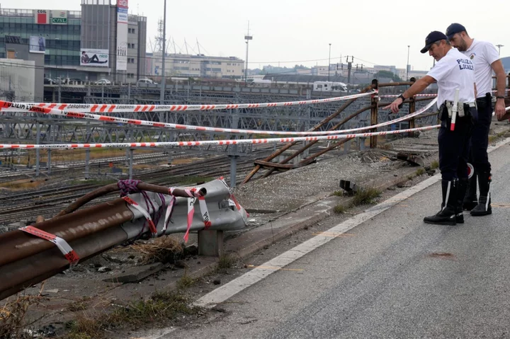 Children among 21 dead after Venice tourist bus plunges from bridge