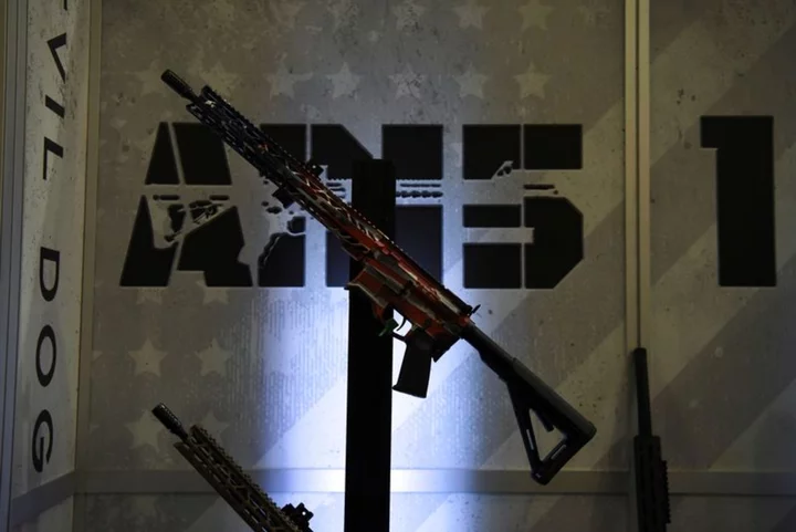 U.S. wins court injunction against seller of machine gun converters