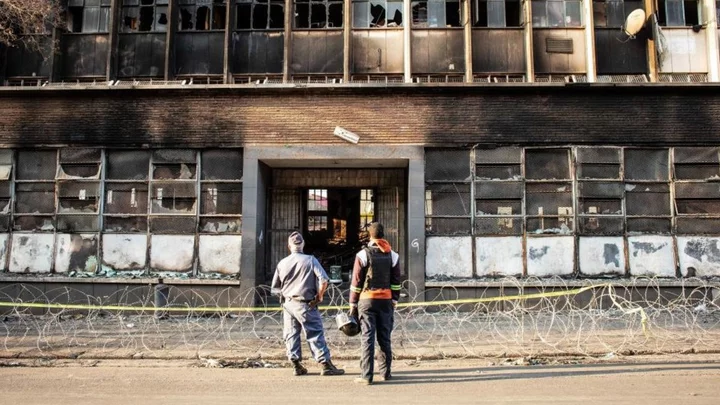 Johannesburg fire: Fresh search for victims in South Africa