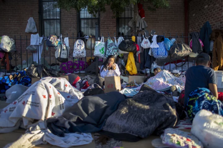 Amid confusion along US-Mexico border, El Paso pastors provide migrants with shelter and counsel