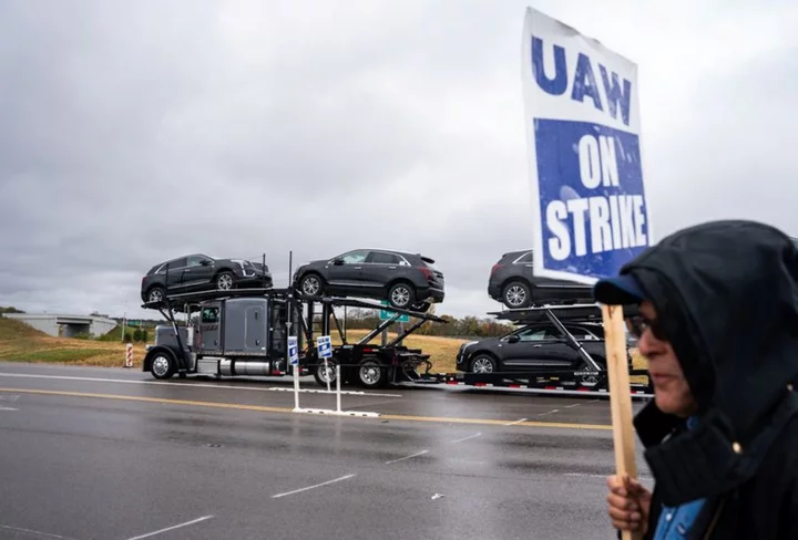 UAW workers at GM's Spring Hill plant vote against tentative deal