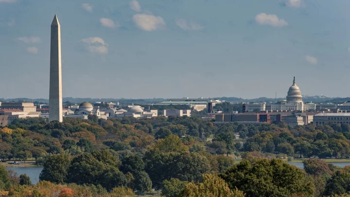 Sonic boom as fighter jets scramble to intercept plane over Washington DC