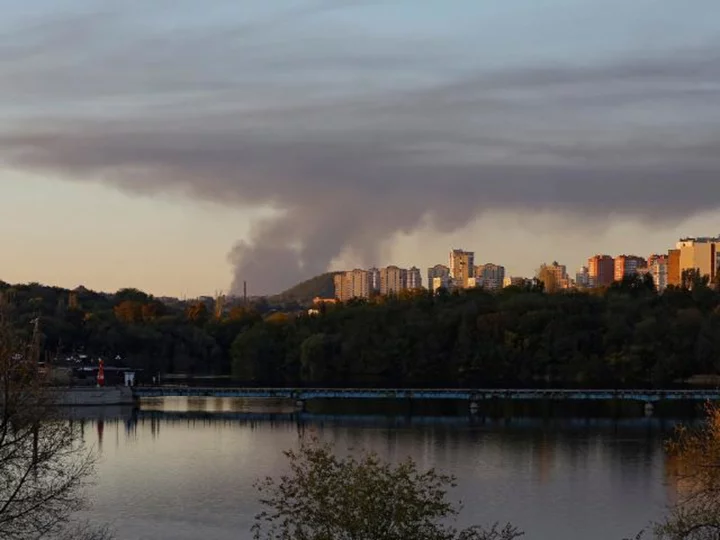 'Fierce and non-stop fighting' as Russia attacks Avdiivka in eastern Ukraine