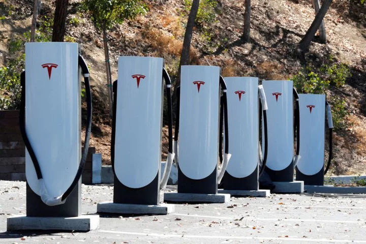 Kentucky mandates Tesla's charging plug for state-backed charging stations - documents