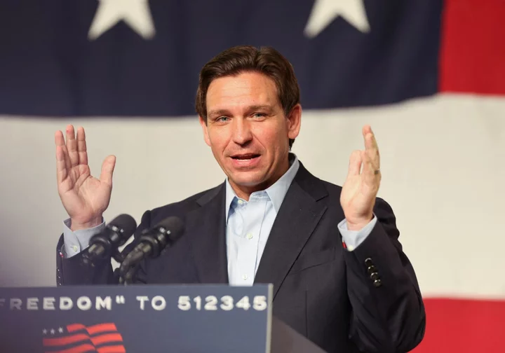 DeSantis news – live: Florida governor attacks ‘wokeness’ but avoids saying Trump’s name at Iowa rally