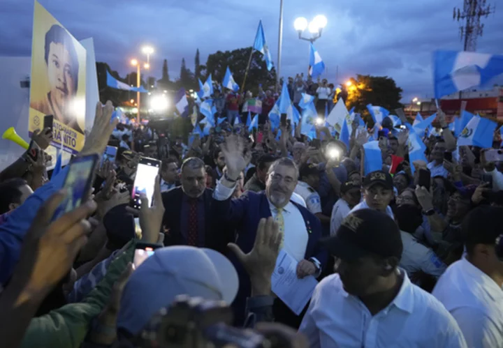 Guatemalans rally on behalf of president-elect, demonstrating a will to defend democracy