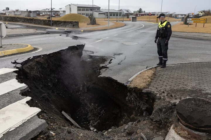 When will the Iceland volcano erupt and what happens when it does?