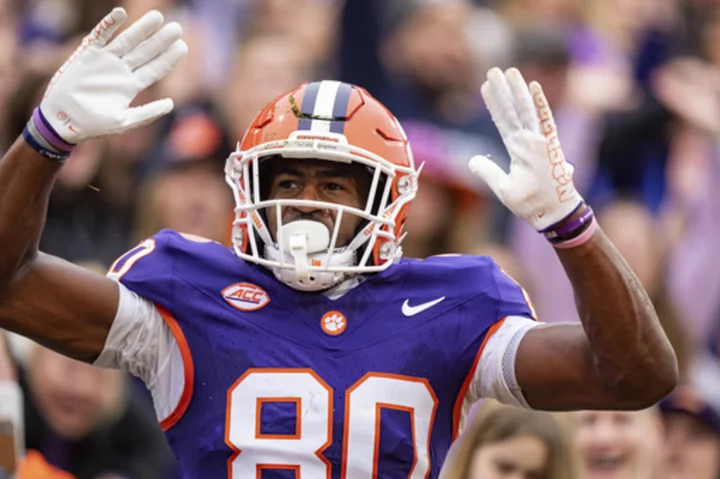 Clemson WR Beaux Collins intends to enter transfer portal