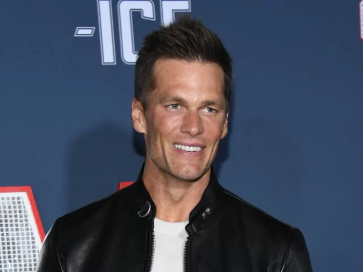 Tom Brady agrees to purchase minority stake in Las Vegas Raiders, per source