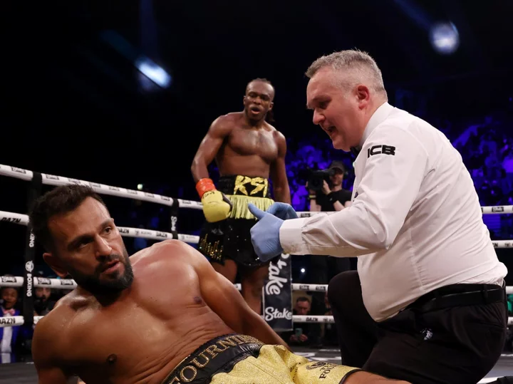 KSI knocks out Joe Fournier with controversial elbow