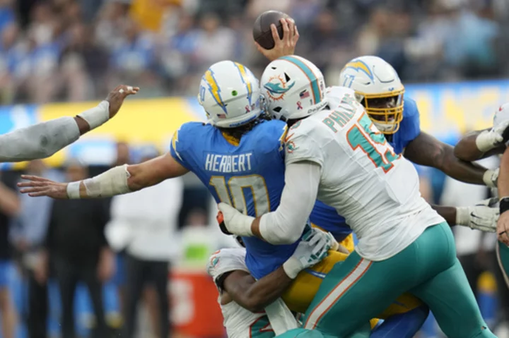 Dolphins' defense hoping to adjust, stop the run after poor performance against Chargers