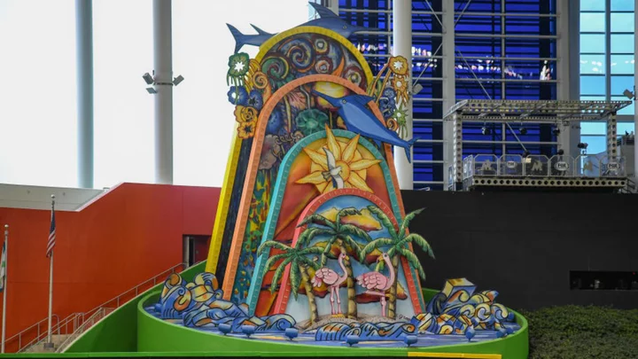 Former Marlins Owner Still Very Mad Derek Jeter Removed Ugly Fish Sculpture From LoanDepot Park