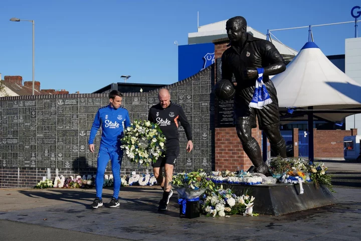 Everton boss Sean Dyche pays tribute to ‘amazing servant’ Bill Kenwright