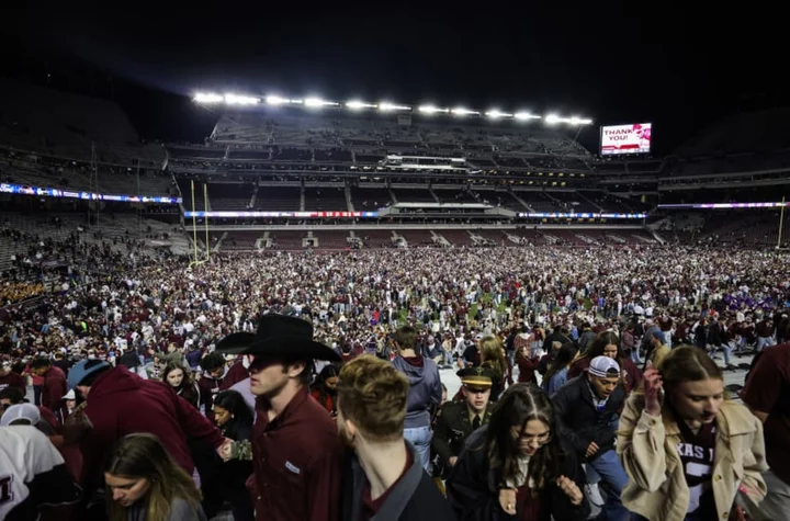 Texas A&M fans all want seats to the Jimbo-Petrino three-ring circus