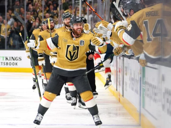 Record-breaking Golden Knights take dominant lead in Stanley Cup