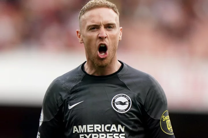 Roberto De Zerbi wants to help Jason Steele follow Lewis Dunk into England squad