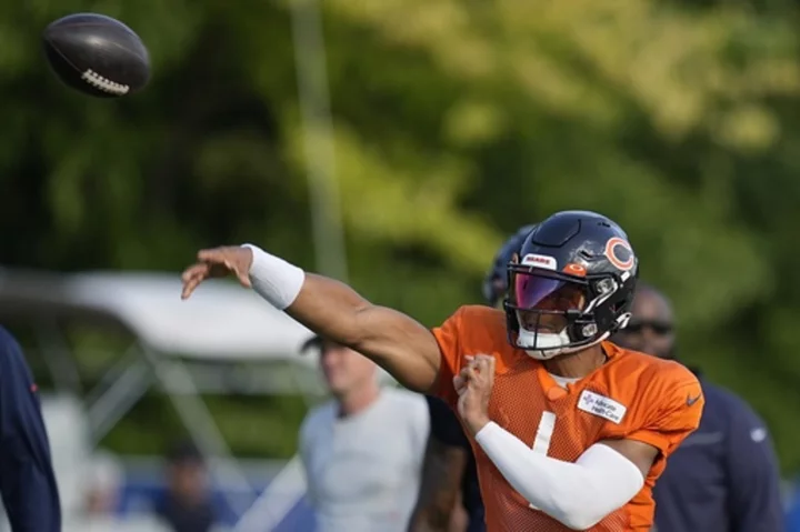 Richardson, Fields garner the spotlight as Bears and Colts practice together before preseason game