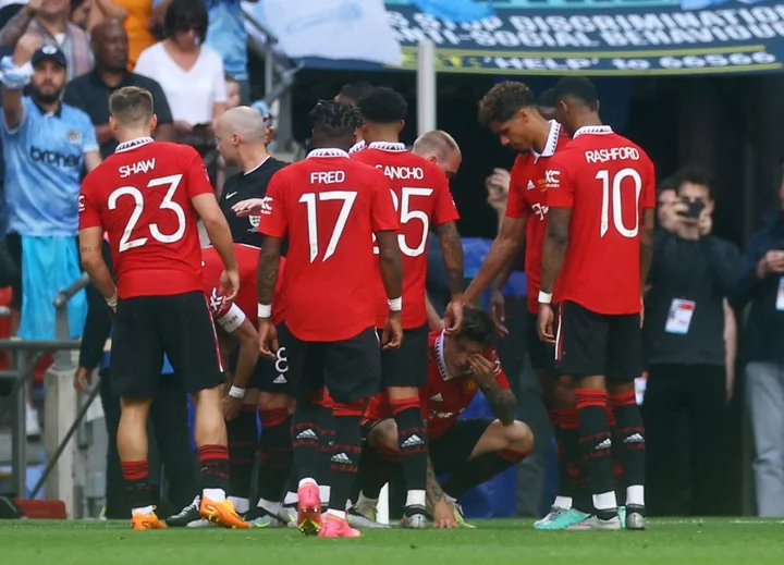 Victor Lindelof struck by object thrown from crowd in FA Cup final