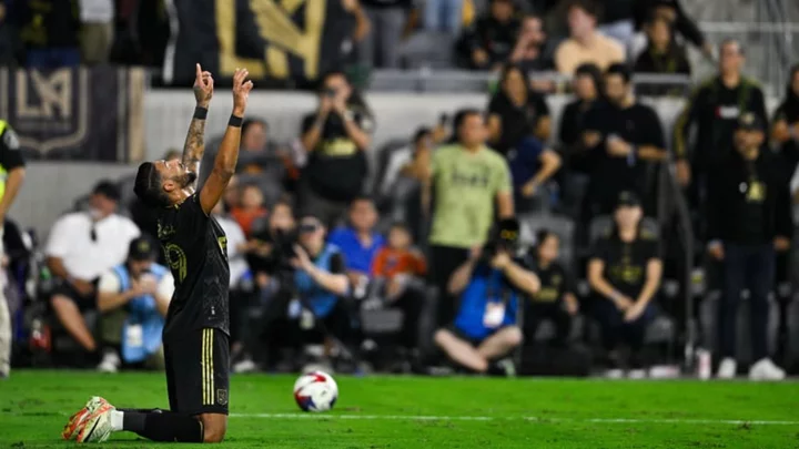 LAFC clinch playoff spot following 5-1 triumph over Minnesota United